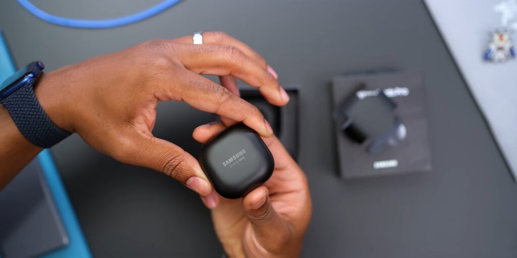 Best Earbuds For Streaming - Buyers Guide - Security