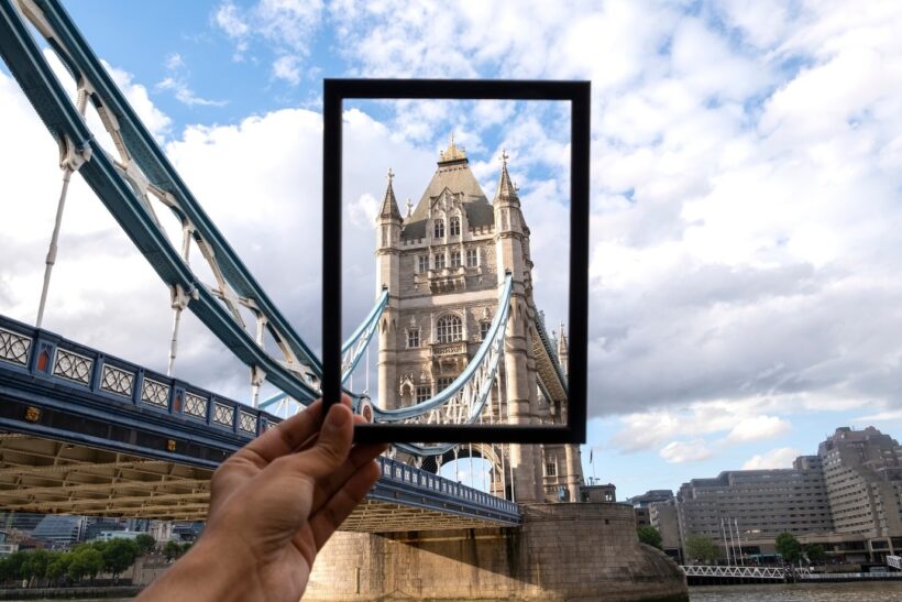 photo frame bridge